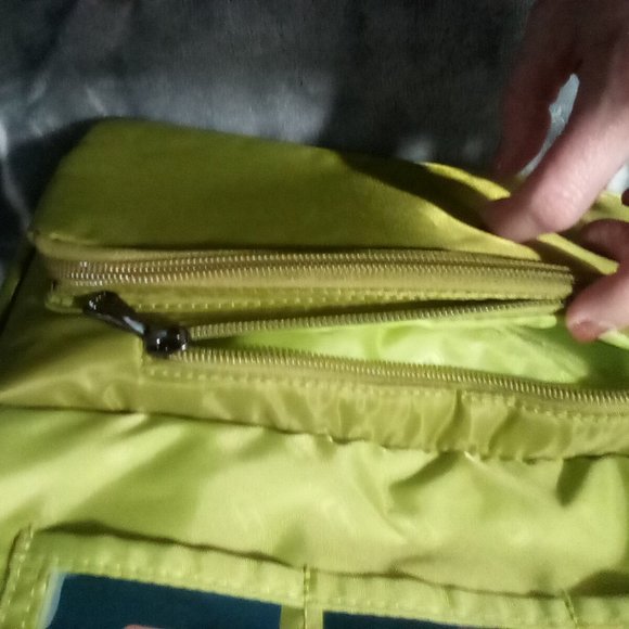 Lug Wings Crossbody in Grass Green - Picture 4 of 10